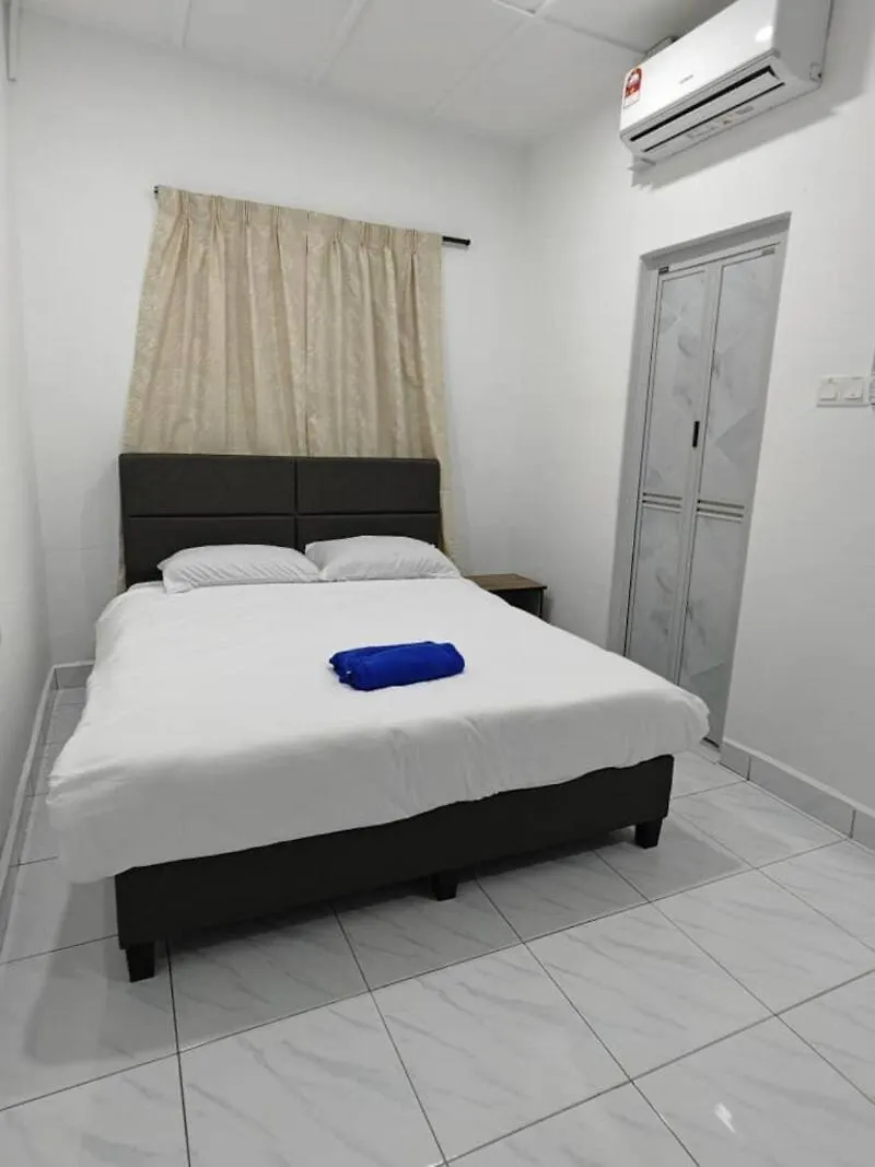 Gorgeous Homestay Melaka-6 Pax, 3Br, 3Bath 0*, Malacca